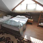 Uchisarstonehouse