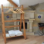 Uchisarstonehouse