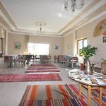 Uchisarstonehouse