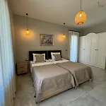 Suna Summer House