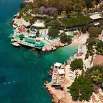 Cedrus Suites