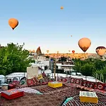 Nomads Cave Hotel & Rooftop