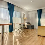 Mutlu Hotel