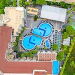 Senza Grand Santana Hotel