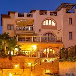 Kalkan Apartment With Bay Views