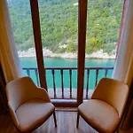 Hill River Hotel