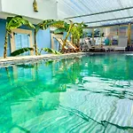 Banana Alacati Food & Stay - Adults Only