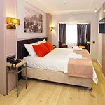 Premium Hotel Old City