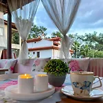 Liya Boutique Hotel & Suites