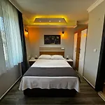 Lopera Beach Hotel