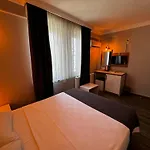 Lopera Beach Hotel