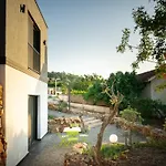 Kikonia Art & Suites