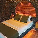 Pavri Suit Bungalov