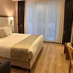 Trademark Collection By Wyndham Operla Airport Hotels