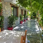 Suna House