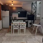 Aj Konukevi Muestakil Ev Doert Odali