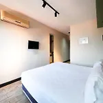 Polek Hotel