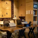 Avec Hotel