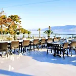 Long Beach Club Nature