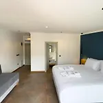 Nakas Hotel