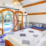 Maison Green Hill Hobbit Villas & Boutique Hotel