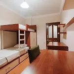 Nazli Aparts
