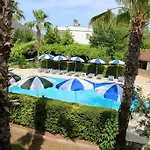 Arkadas Otel