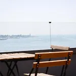 Melek Hotels Moda