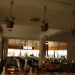 Yarar Hotel
