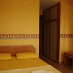 Yarar Hotel