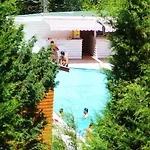 Forest Lodge