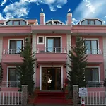 Pembe Kosk Hotel
