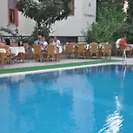 Caprice Apart Hotel