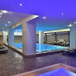 Dolphin Family Hotel