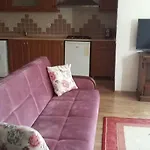 Apart 48