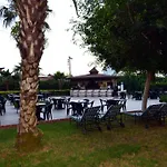Royal Garden Suite Hotel