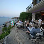Es Apartments