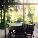 Nazan Sitezi На Берегу
