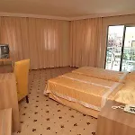 Club Side Coast Hotel
