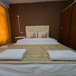 Qonaq Hotel