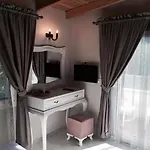 Erythros Boutique Hotel