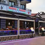 George & Dragon Beach Hotel