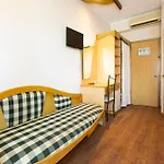 Ladonia Onderhan Hotel