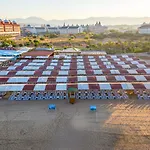 Side Royal Palace