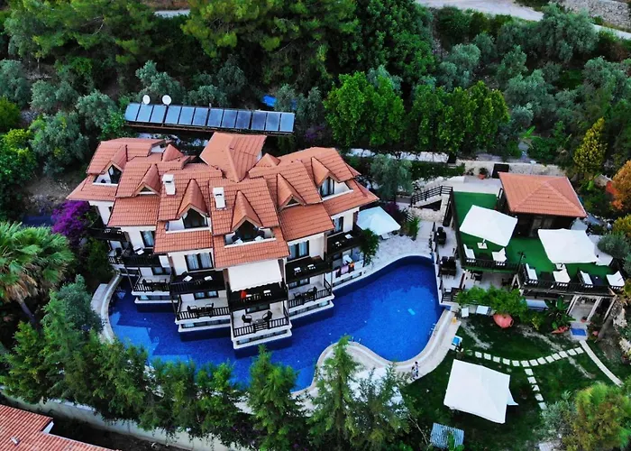 Alya Hotel Goecek