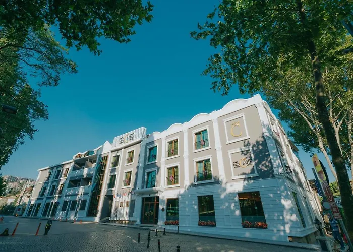Ener Old Castle Resort Hotel