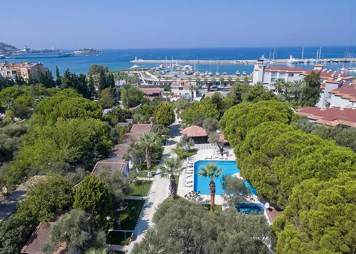 Risus Garden Marina Hotel