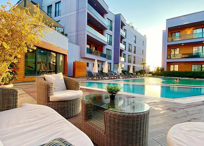 Green Hills Suites