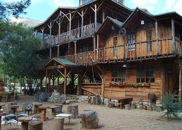 Rahmi\'S Tree Houses