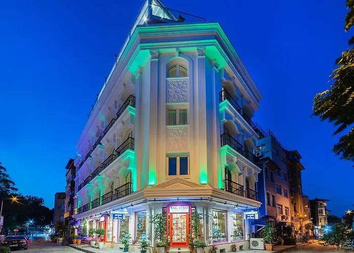 The Magnaura Palace Hotel